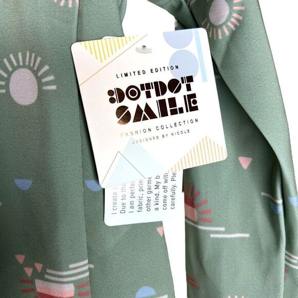 NEW Dot Dot Smile Long Sleeve Rashguard and Bottoms Swim Set 3/4 - Picture 2 of 10